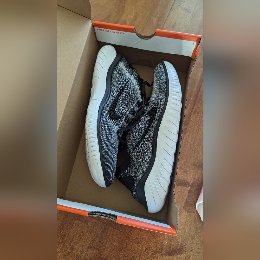 Nike Free Flyknit RN